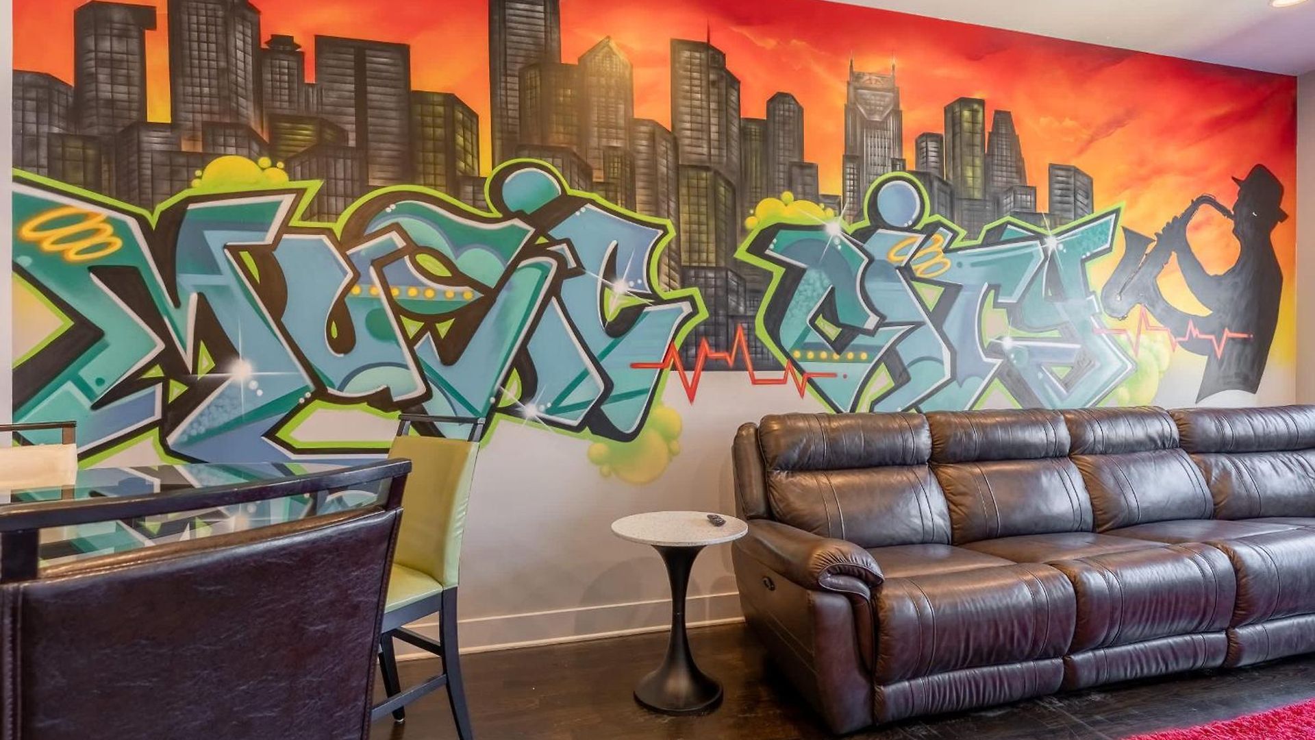 Skyline Sessions - Rooftop Views Near Downtown Holiday home *