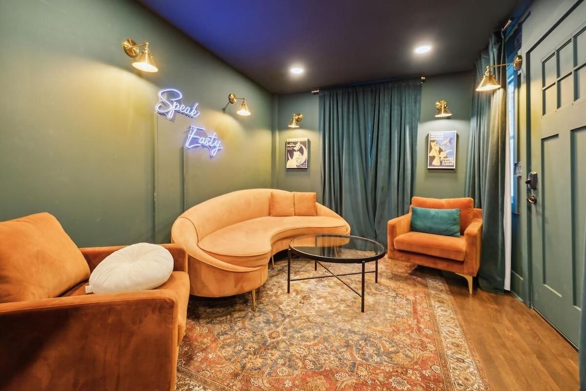 Holiday home Speakeasy. East Nash. Hot Tub. Mins To Broadway