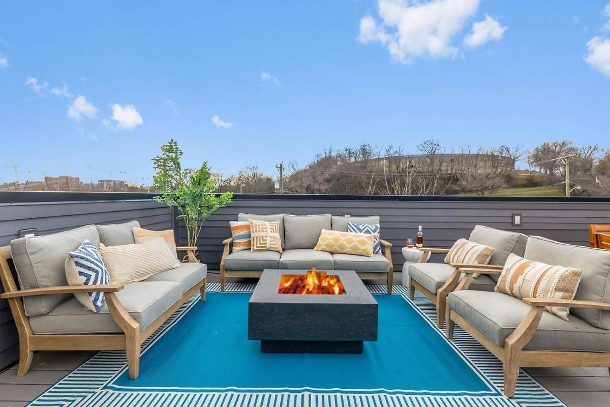 The Duet - Rooftop Lounge - 5 Mins To Broadway Holiday home *