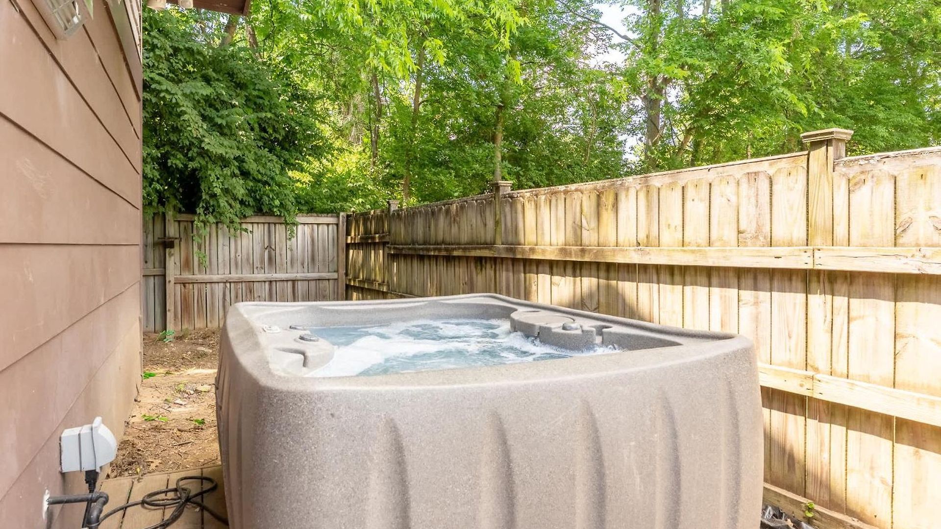 The Magic Cottage- Artsy Escape With Hot Tub & Charm Holiday home
