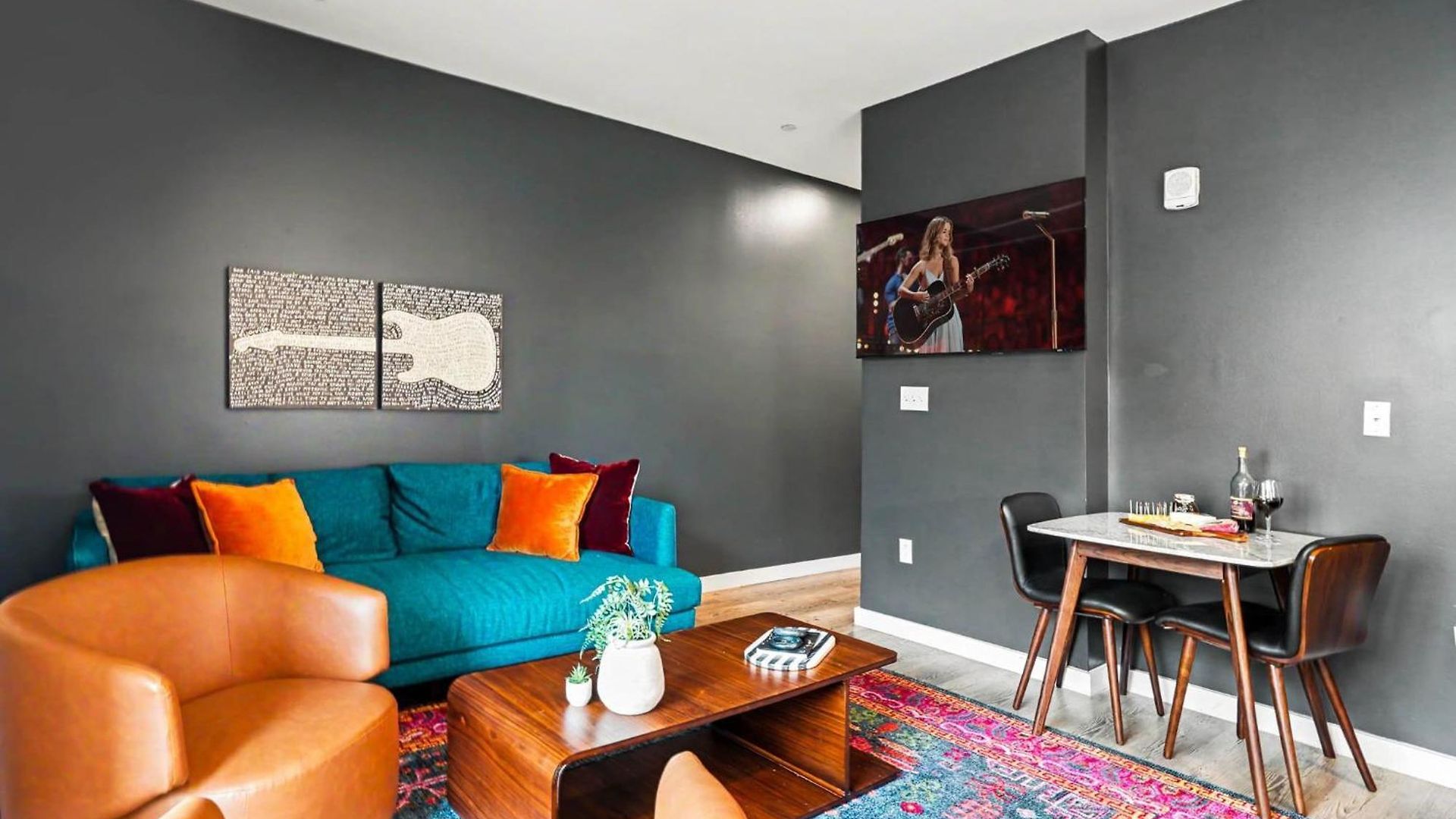 Nocturne - Pool & Gym - Mins To Broadway Holiday home Nashville