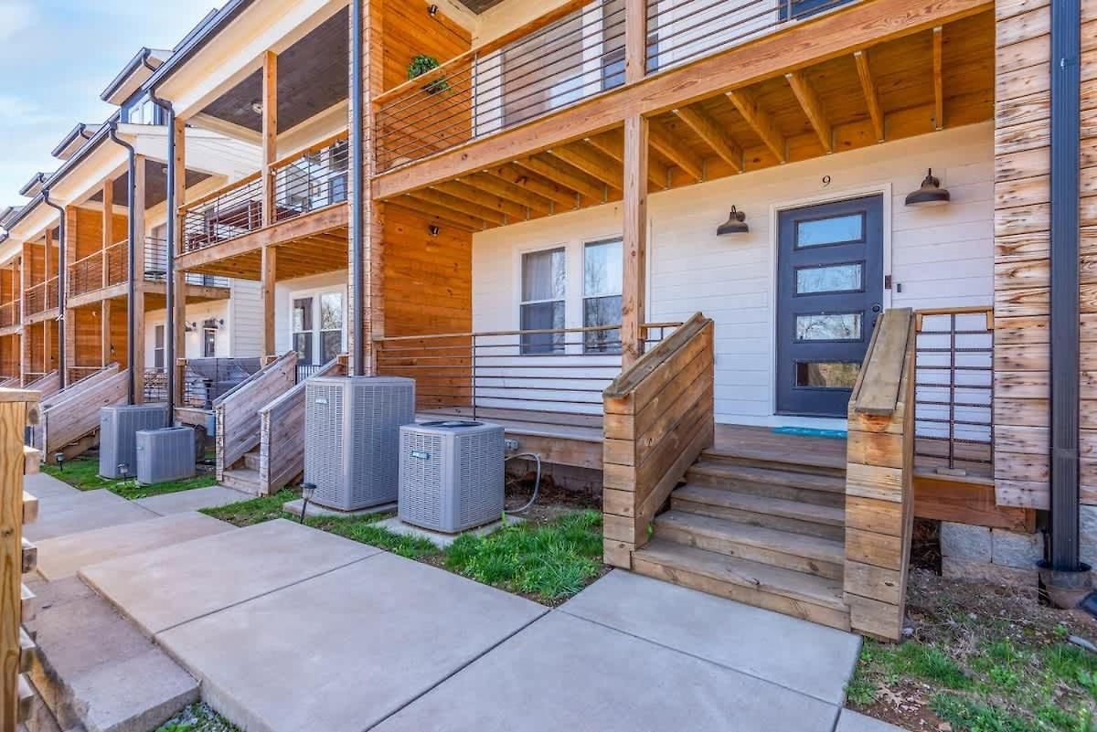 Luxury Townhome Rooftop Deck Near Broadway * Nashville