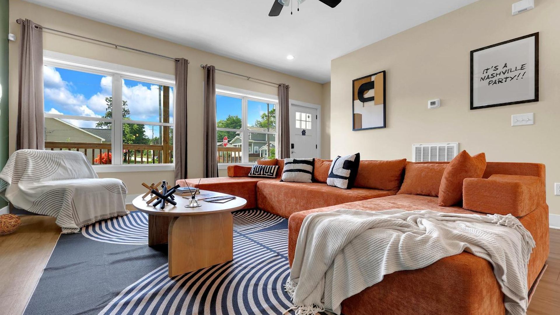 Holiday home 10 Mins To Broadway & Dt King Suites, Sleeps 12
