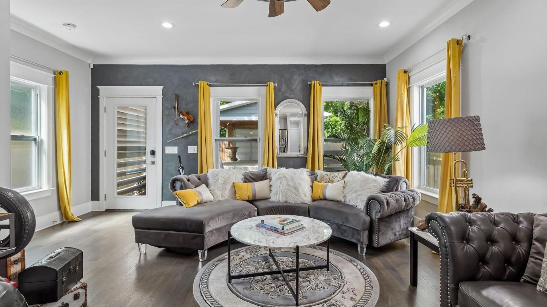 In Style Spacious Nash Near Broadway Holiday home