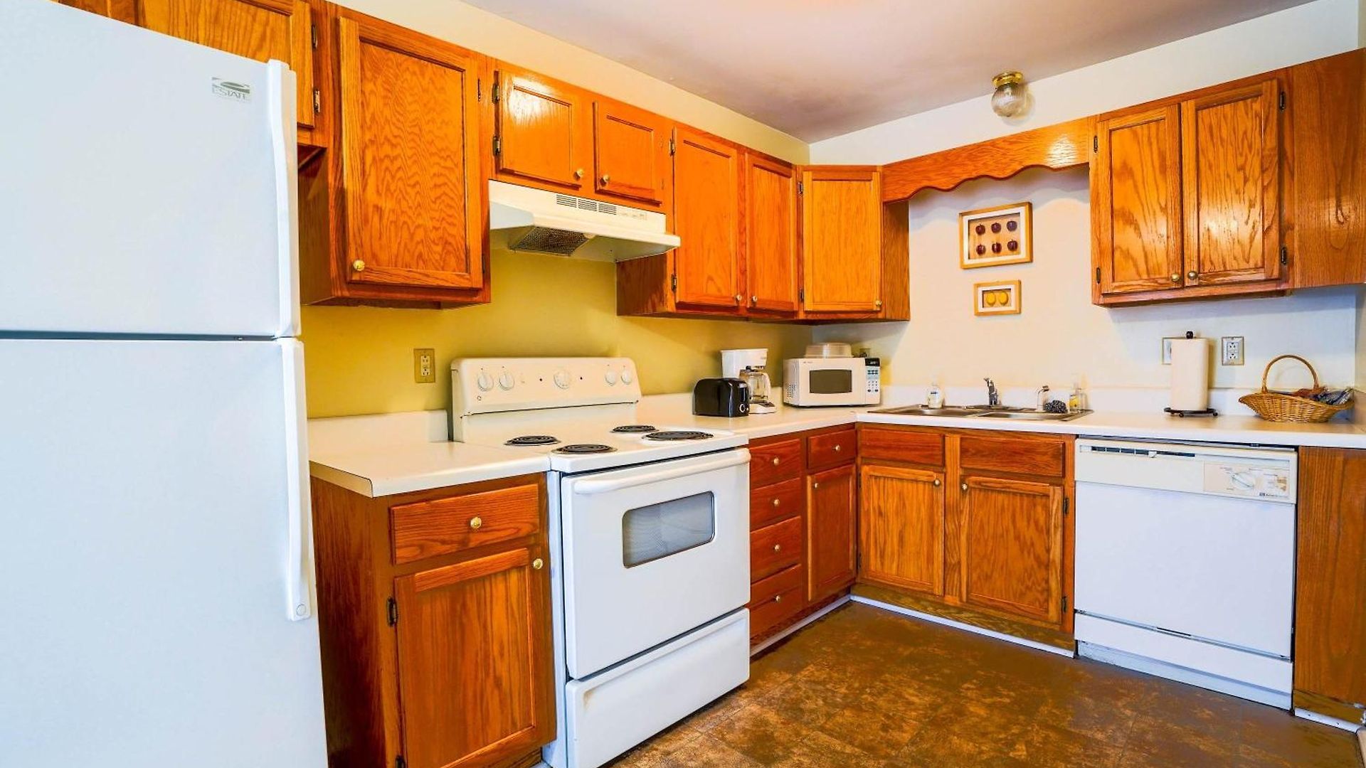 Holiday home Half Of Duplex Just 2 Blocks From Hadley Park