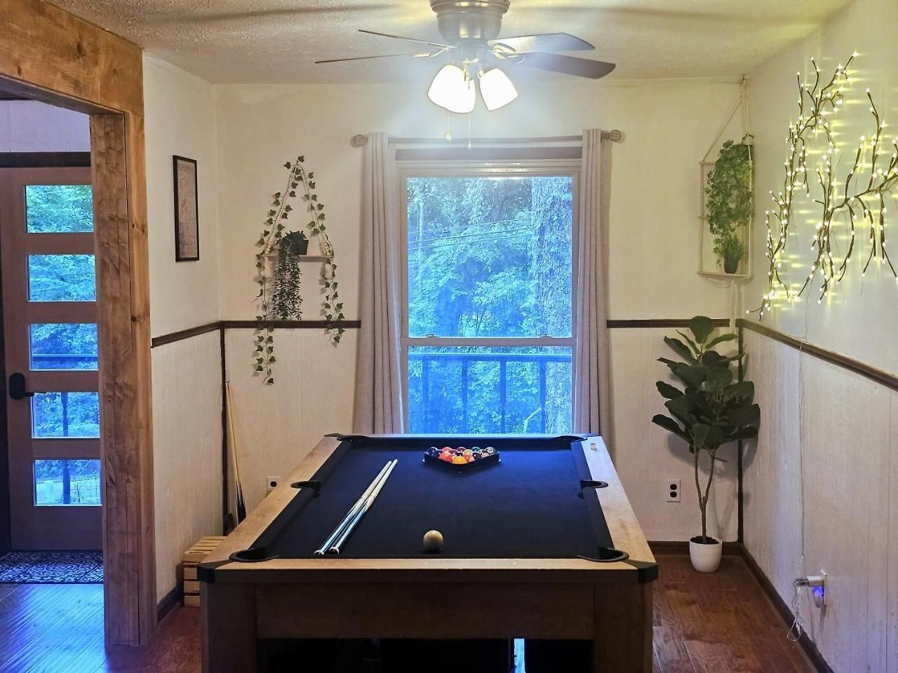 The Creek Woodland Oasis - Modern 3br Country With Rolling Yard