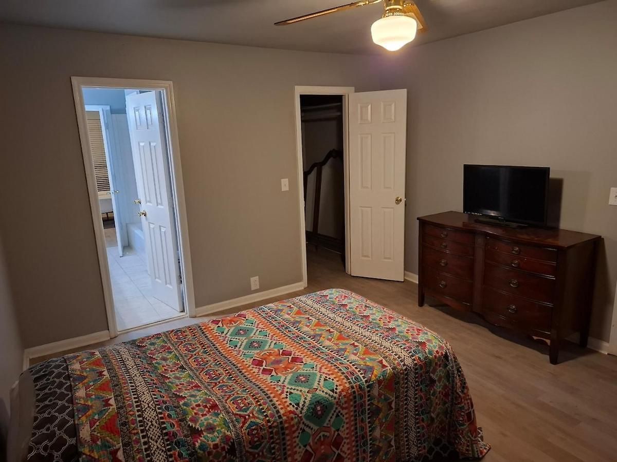 Old School Cool 3br Minutes To Downtown Nashville