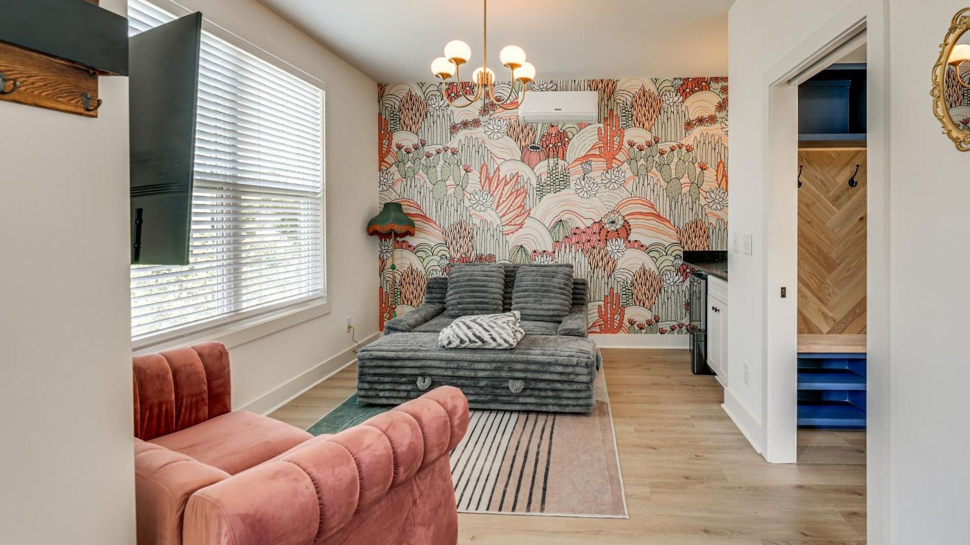 4 Mi To Broadway: Chic Townhome W/ Office! Holiday home *