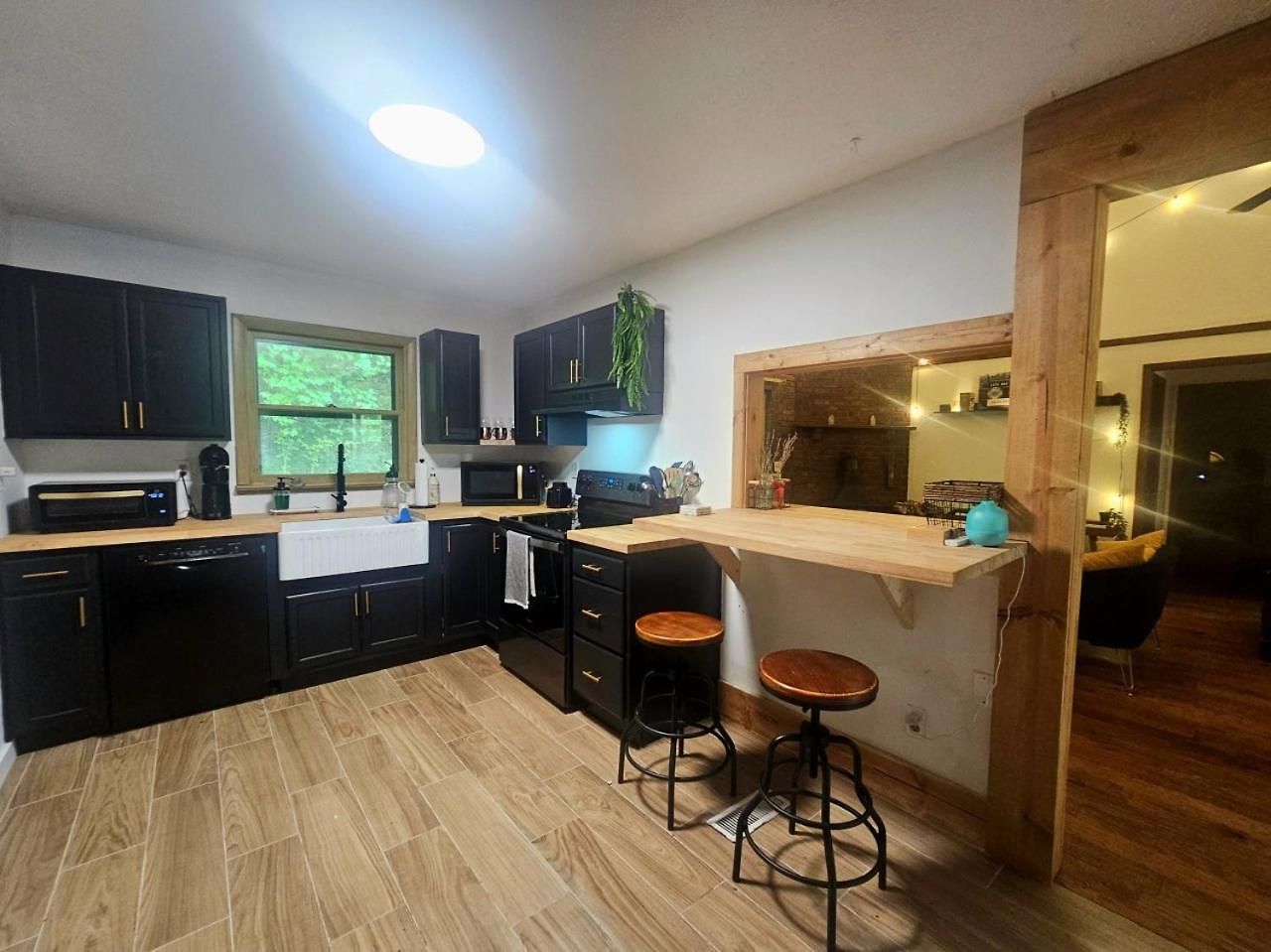 The Creek Woodland Oasis - Modern 3br Country With Rolling Yard *