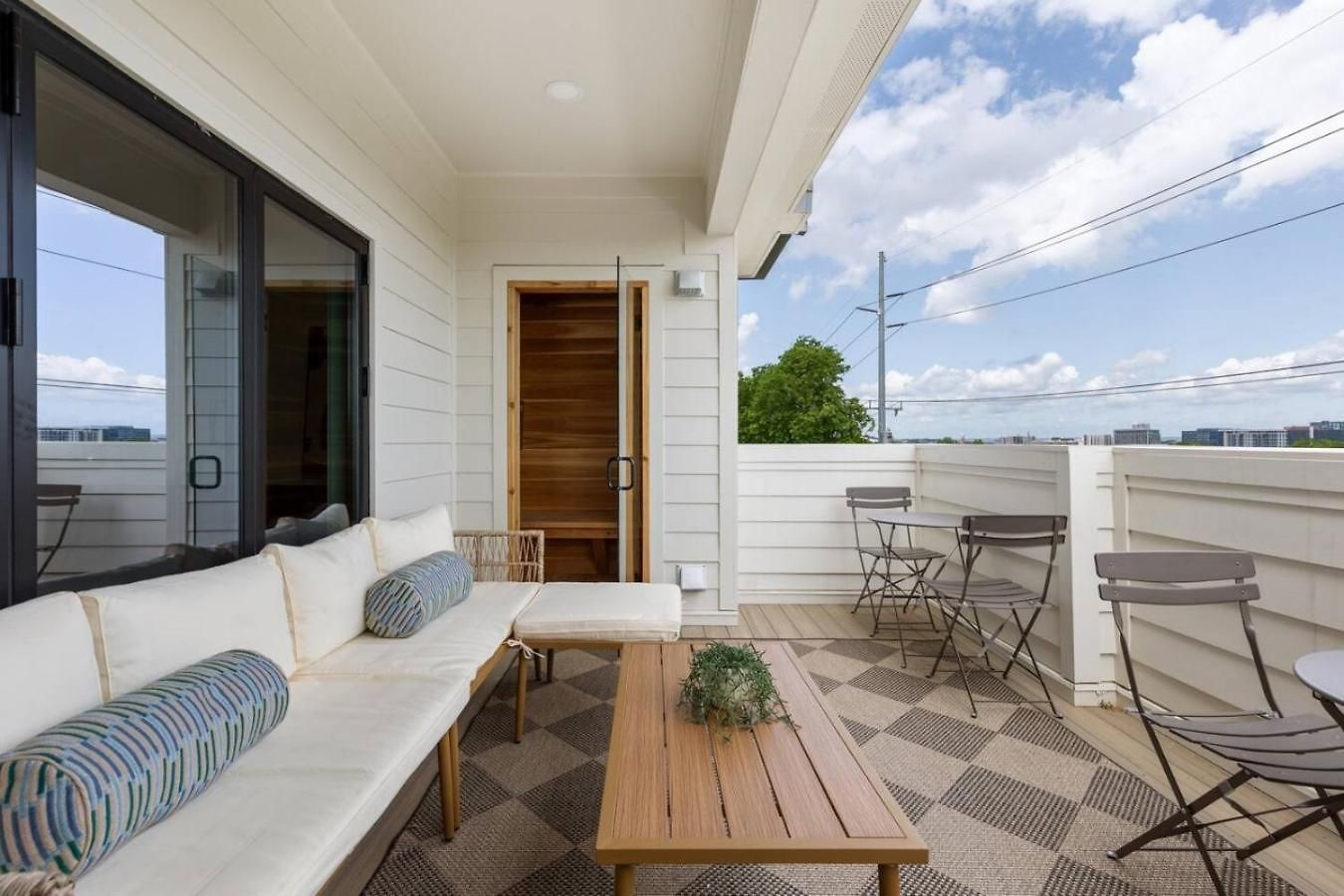 12 South With Rooftop Sauna, Wet Bar, And Two Car Garage Holiday home Nashville