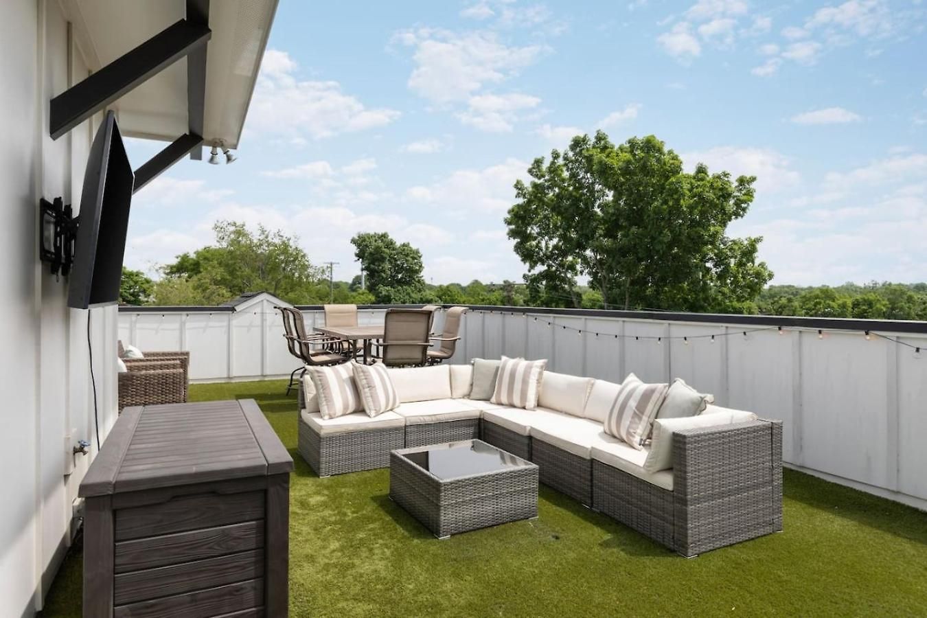 House With Rooftop Patio, Next To A Park, 3 Miles To Downtown