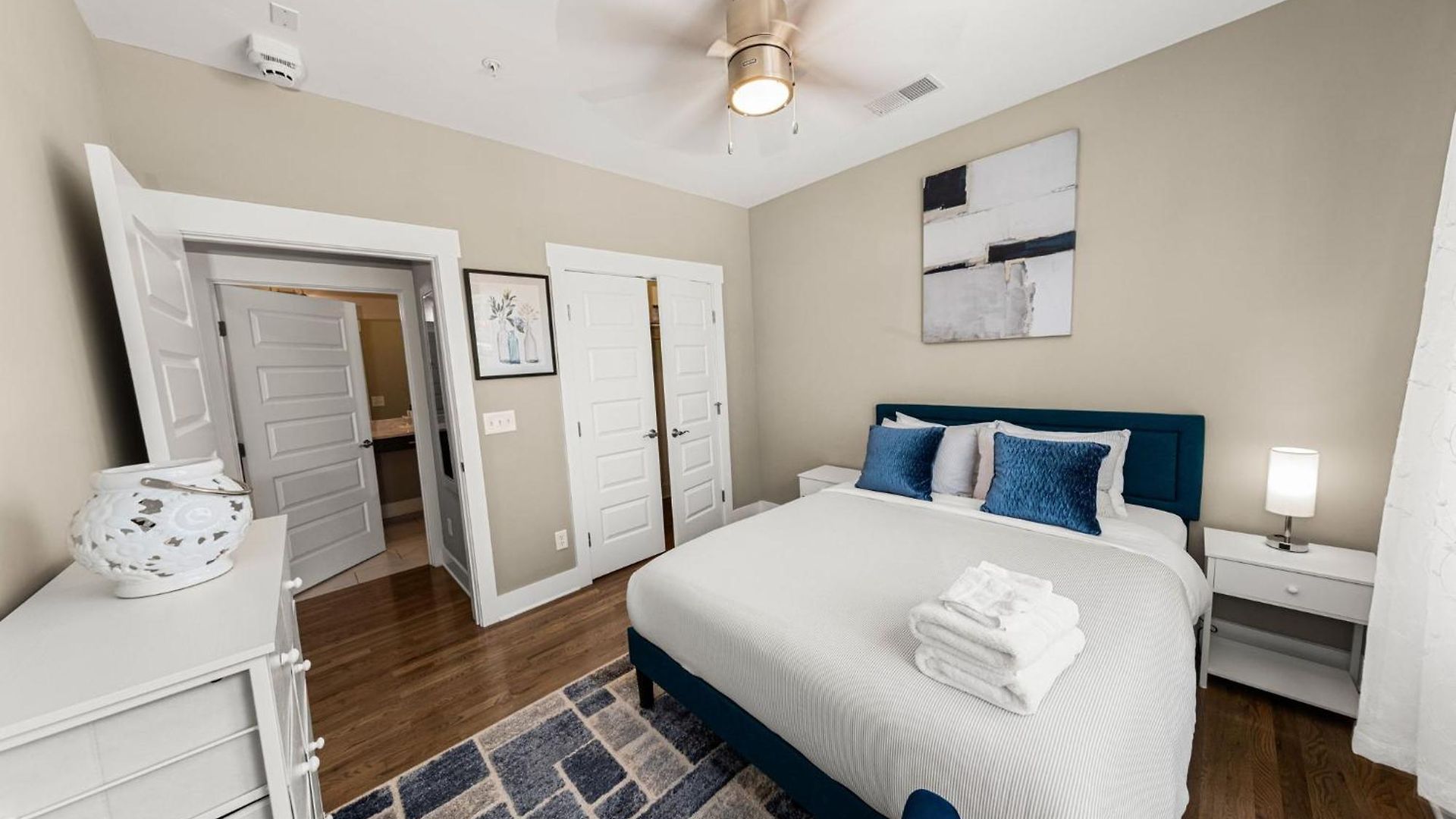 Great Location 2 Bedroom Minutes To Downtown Holiday home Nashville