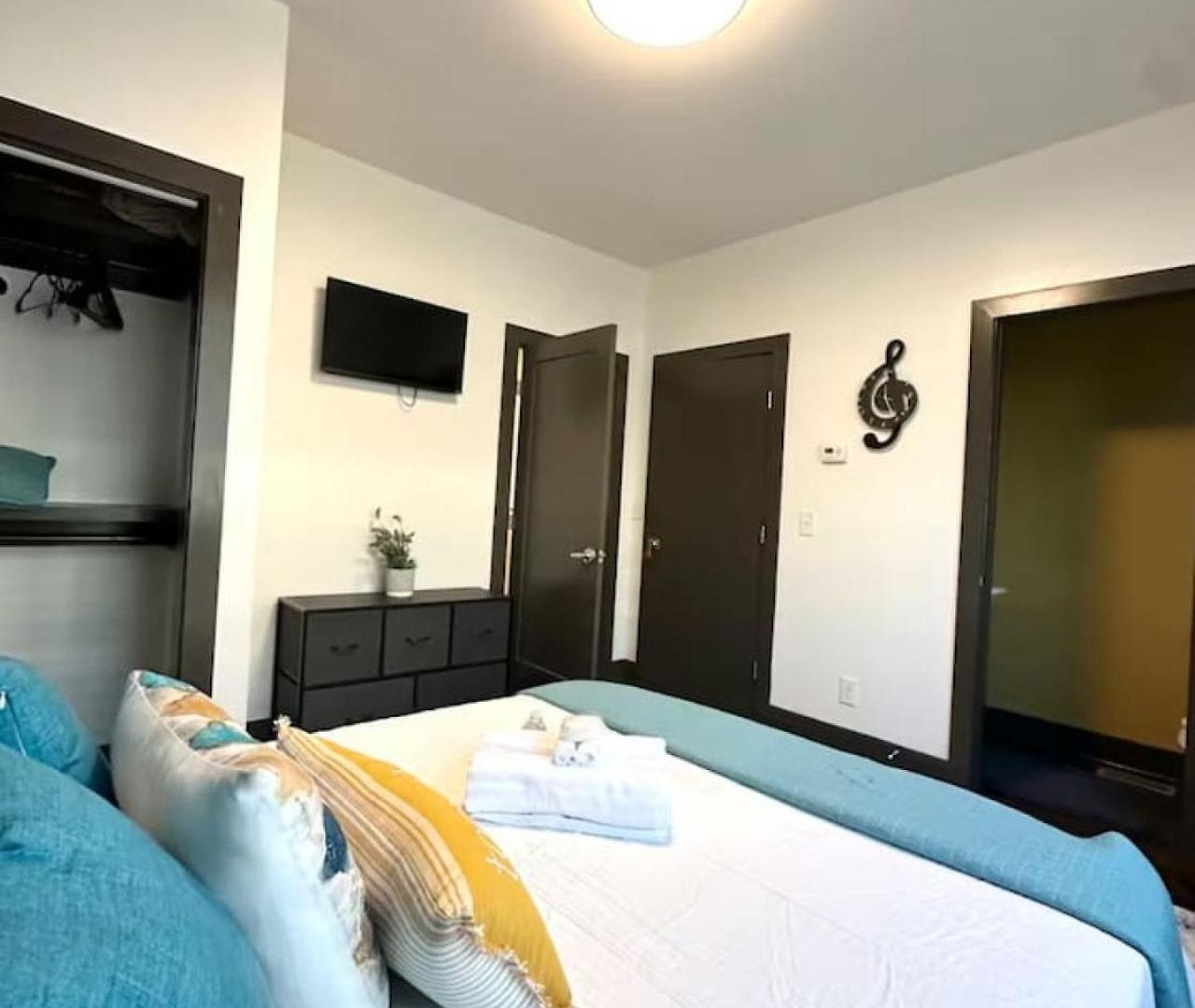 Queen Broadway Vandy Tsu Holiday home Nashville