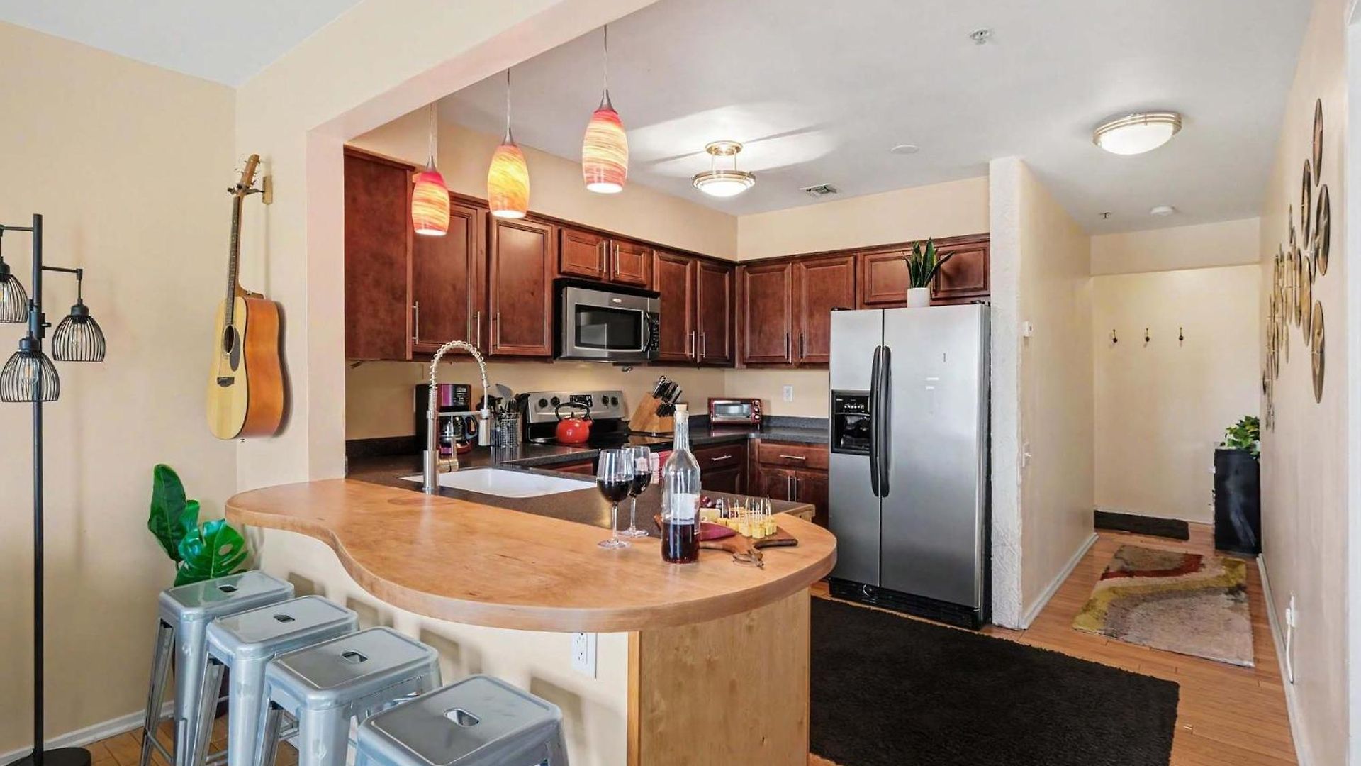 Holiday home Flow - Pool - River Views - Mins To Broadway *