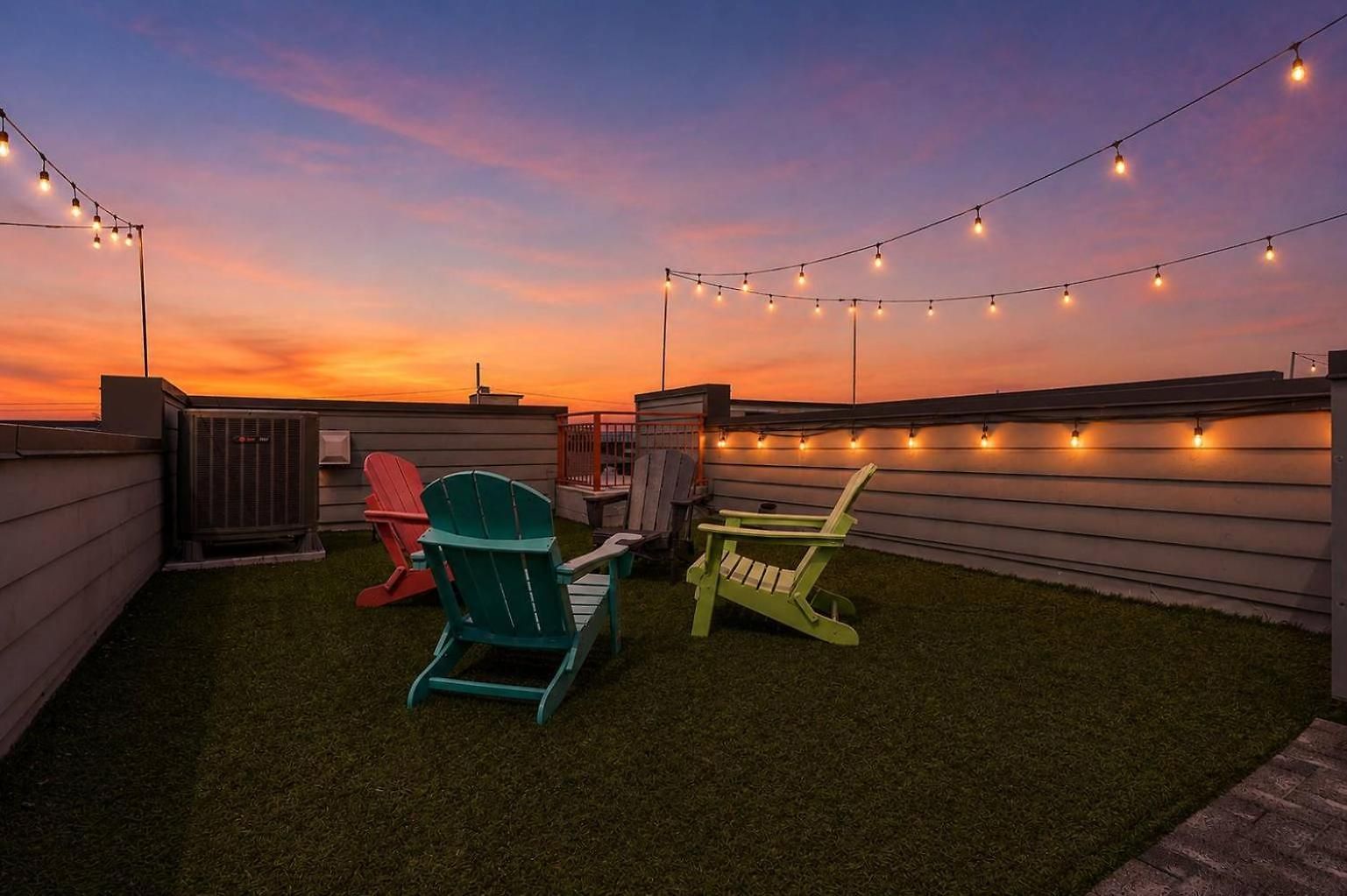 Skyline Sessions - Rooftop Views Near Downtown * Nashville