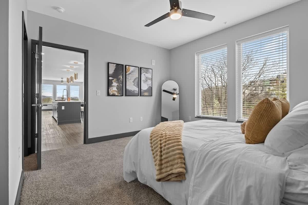 Luxe 2br W Views Near Broadway & Music Row Holiday home Nashville