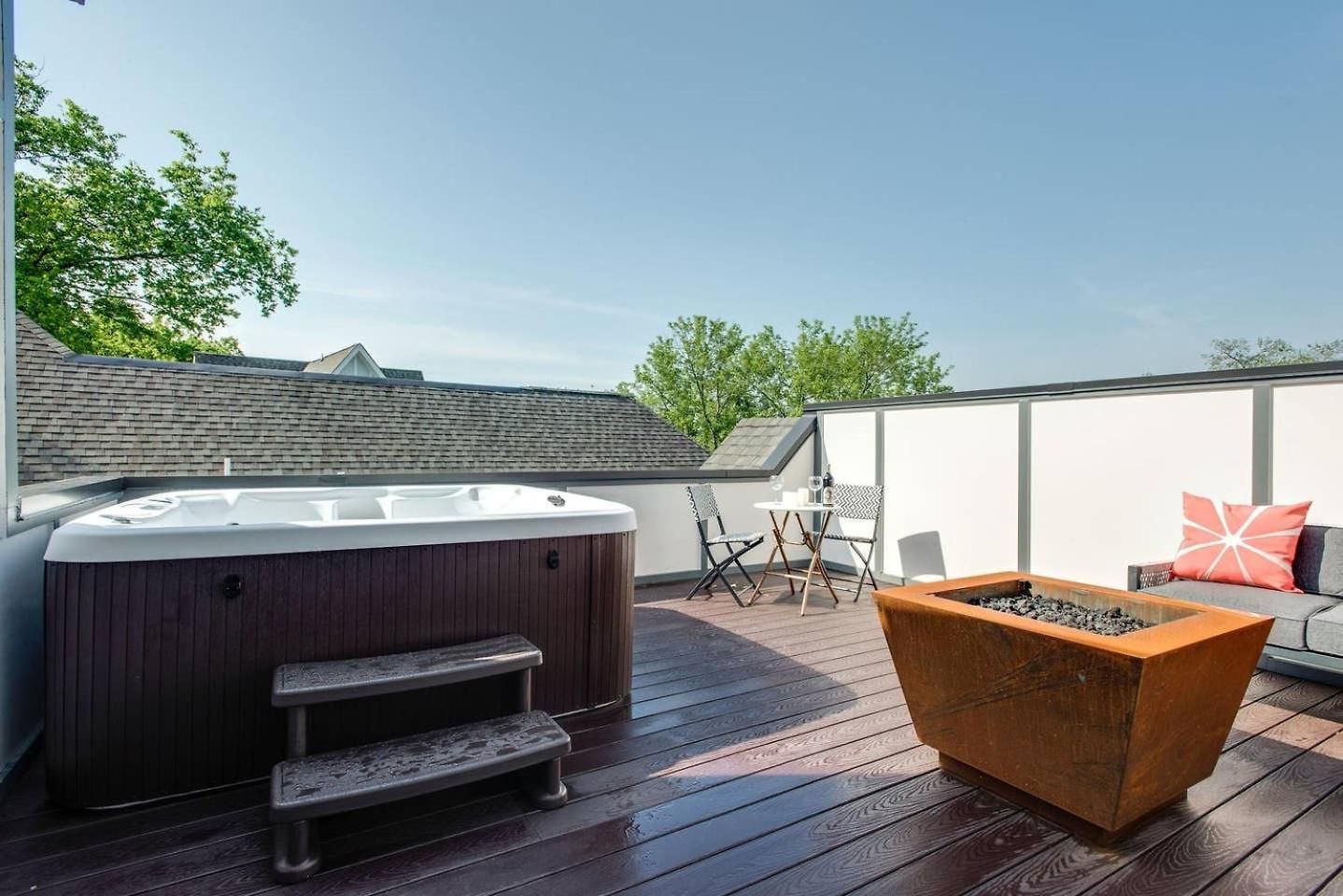 The Presley - Rooftop Hot Tub & Fire Pit With Views Holiday home