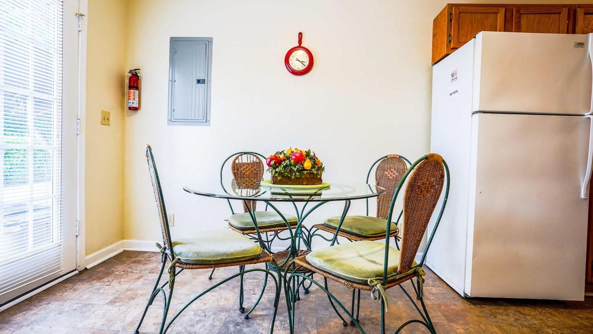Holiday home Half Of Duplex Just 2 Blocks From Hadley Park *