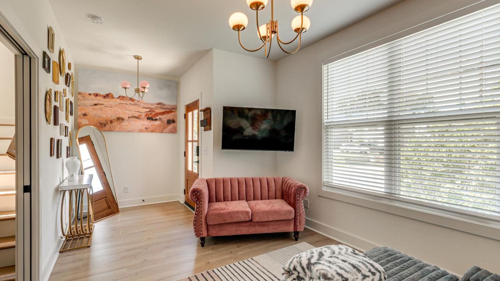 4 Mi To Broadway: Chic Townhome W/ Office! *