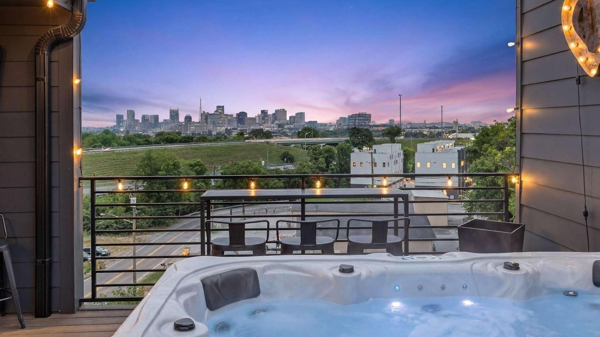 Holiday home Rooftop Oasis - Hot Tub Views Nashville
