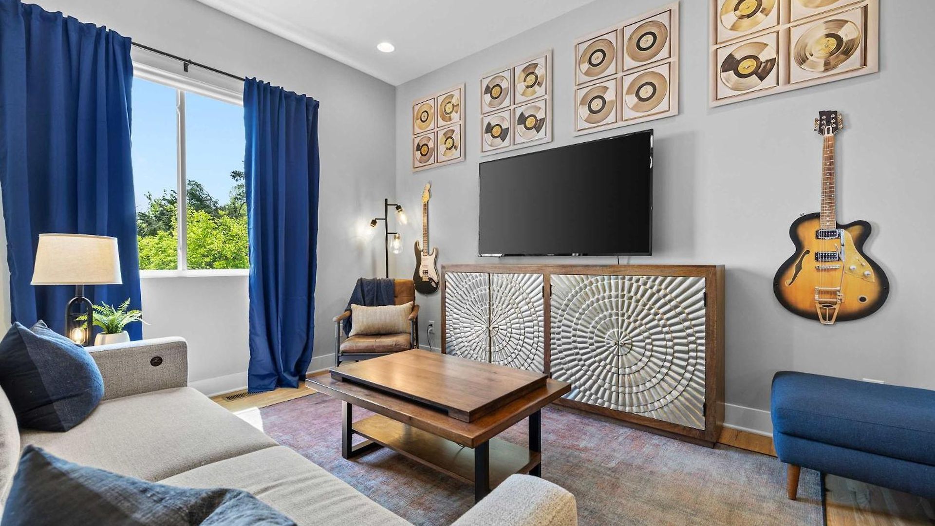 Sounds Like Fun- Hot Tub & Rooftop Views Holiday home Nashville