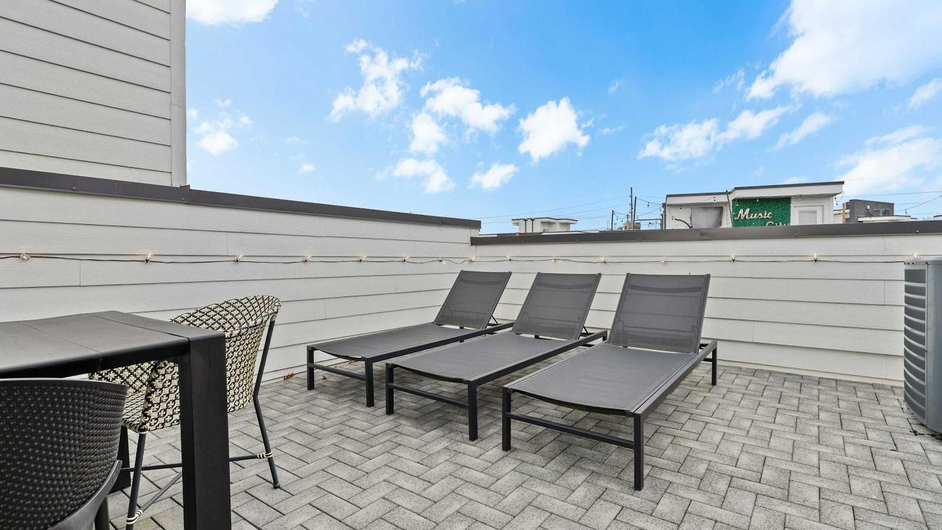 Holiday home Music Getaway 4br Near Broadway