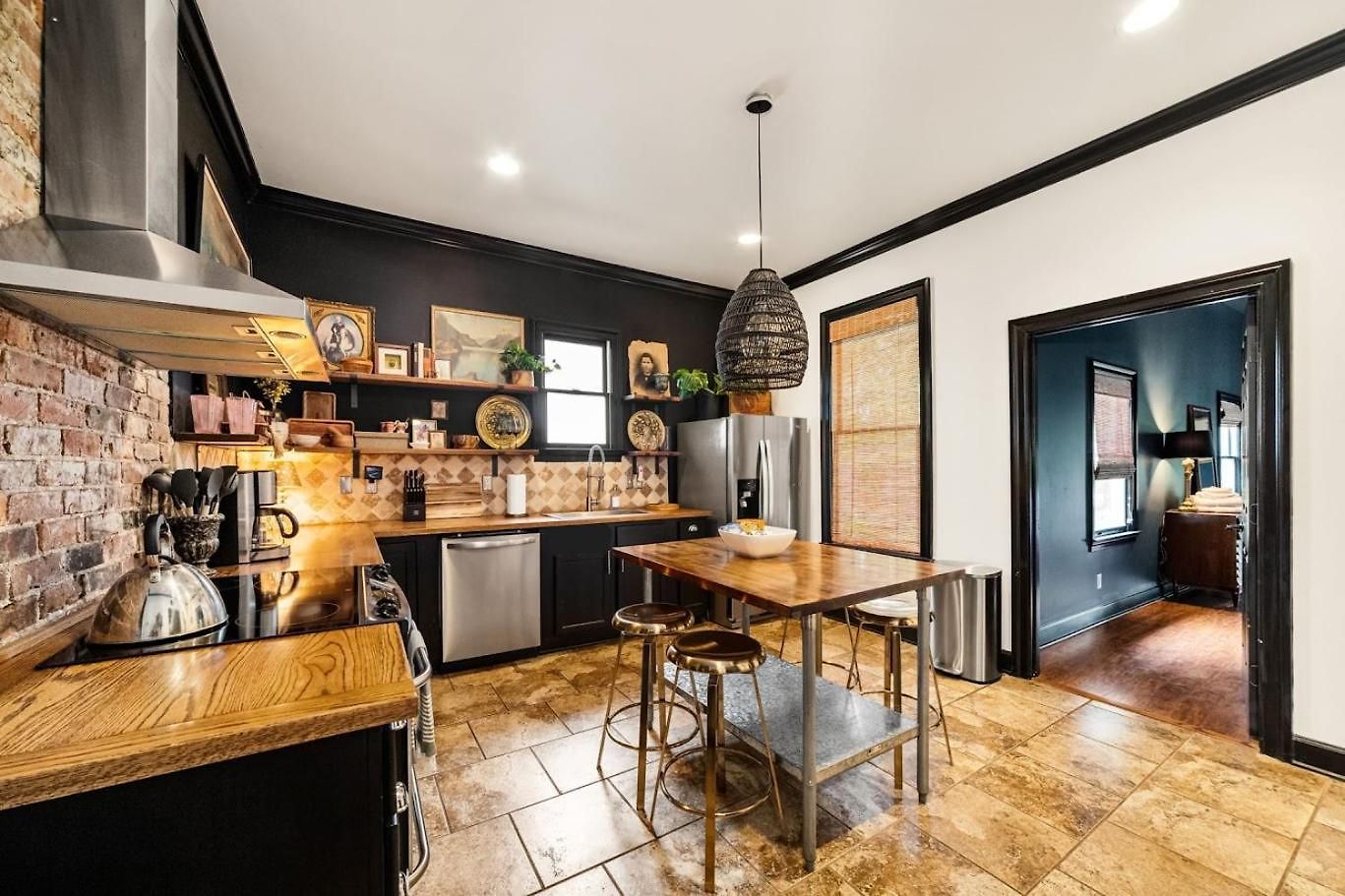 Charming East Mins From Downtown Holiday home *