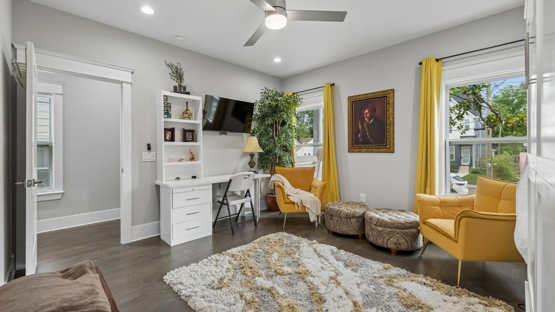In Style Spacious Nash Near Broadway *