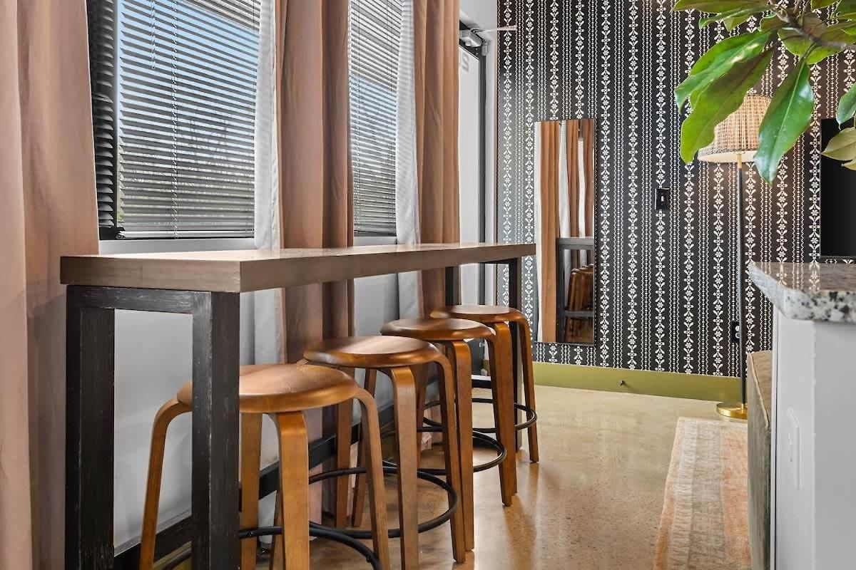 Holiday home Elegant 1br Near Airport & Downtown *