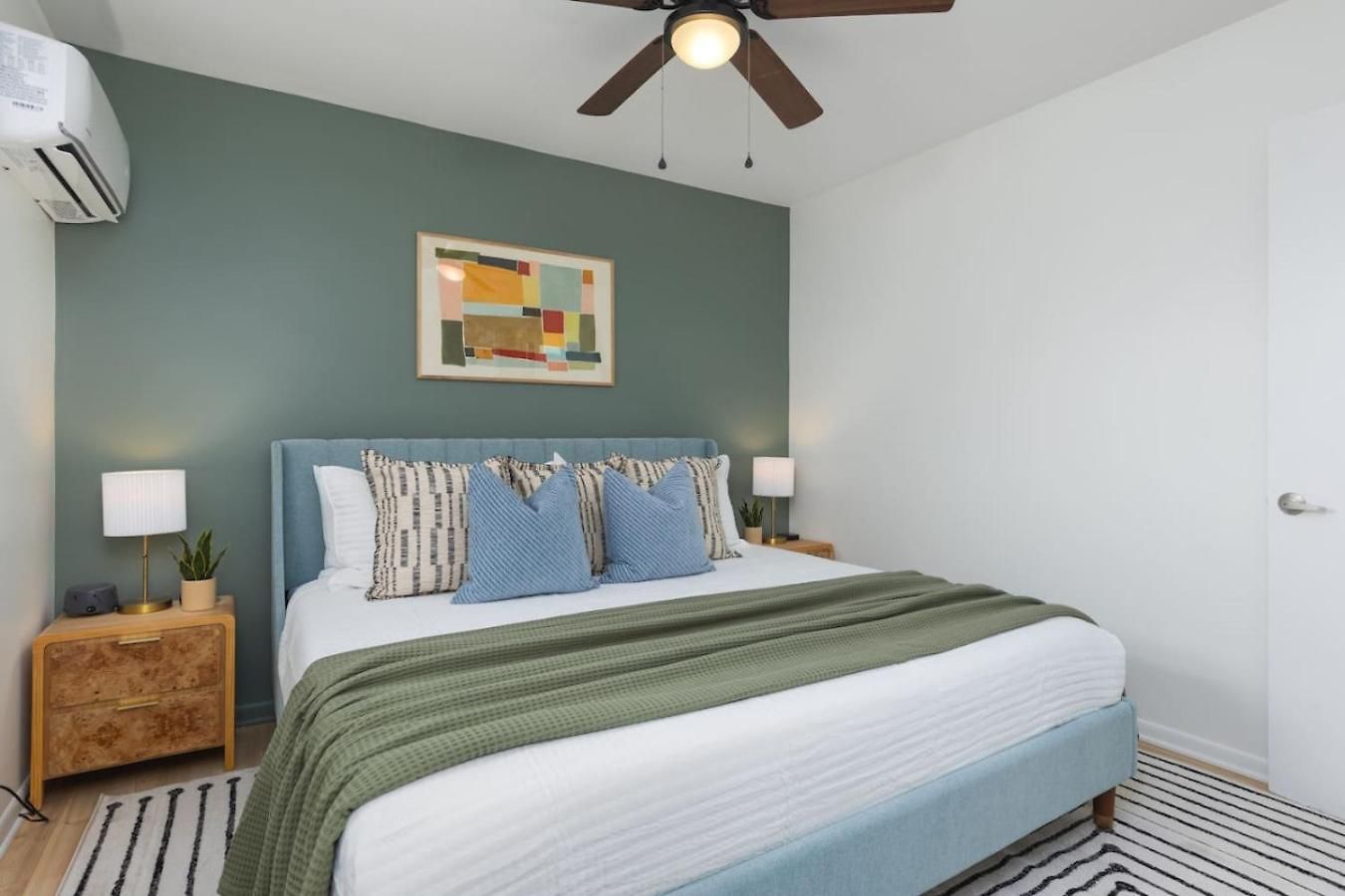 Holiday home With Fenced In Yard And Firepit, Walk To Coffee And Food Nashville