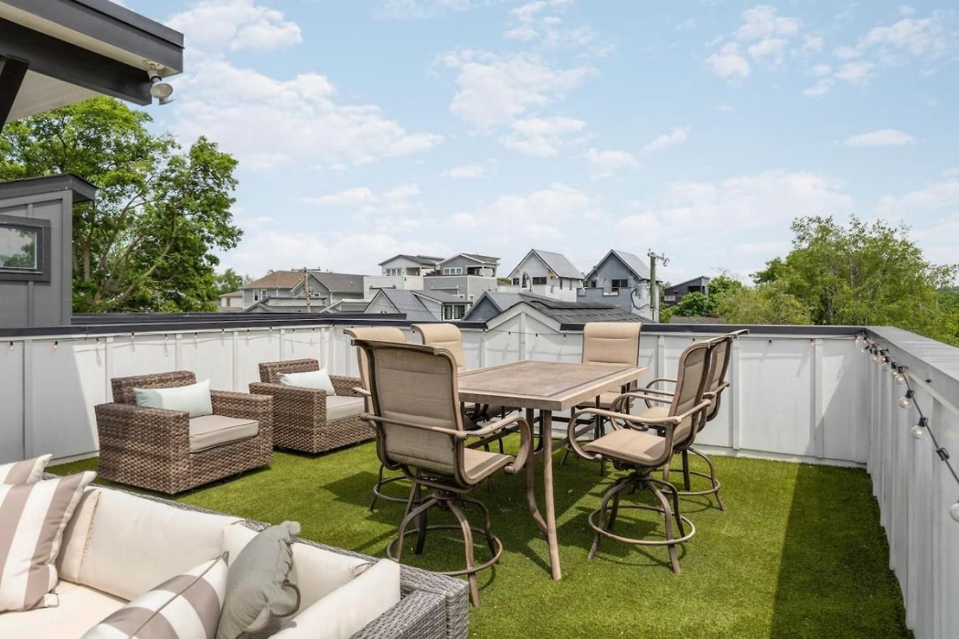 House With Rooftop Patio, Next To A Park, 3 Miles To Downtown *