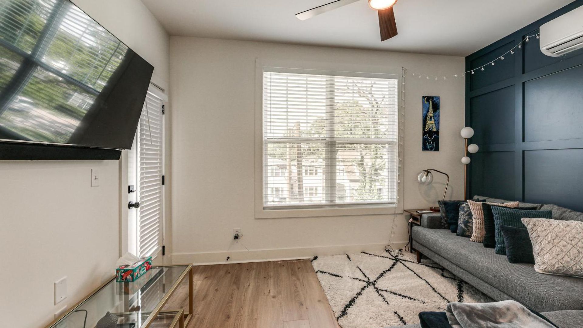 Holiday home 4 Mi To Broadway: Chic Townhome W/ Office!