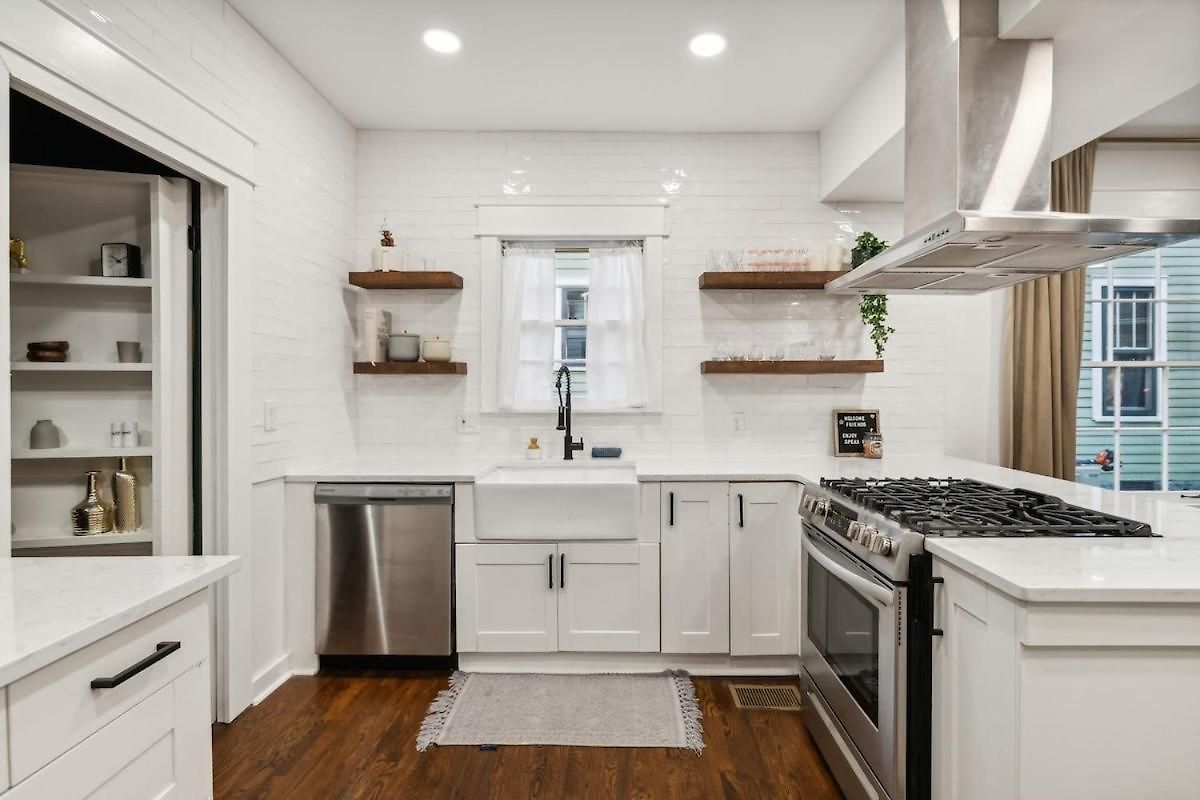 Holiday home Speakeasy. East Nash. Hot Tub. Mins To Broadway