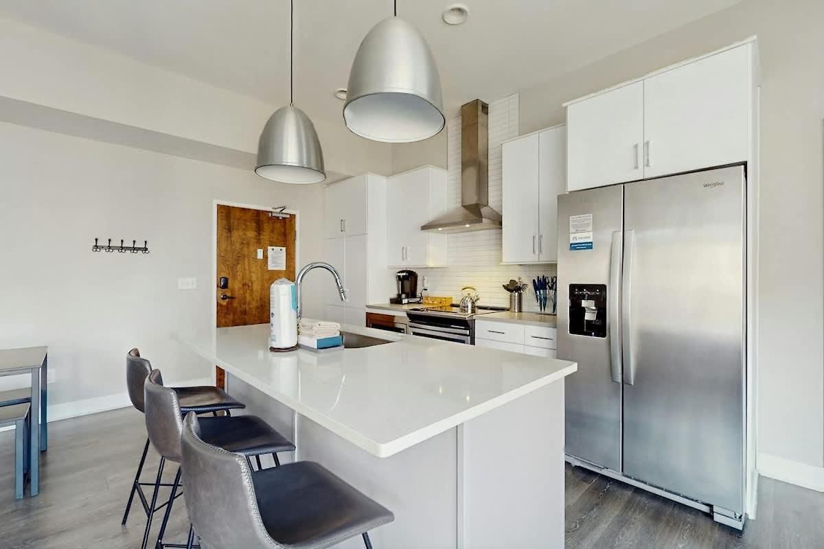 Downtown West End Retreat Near Broadway *
