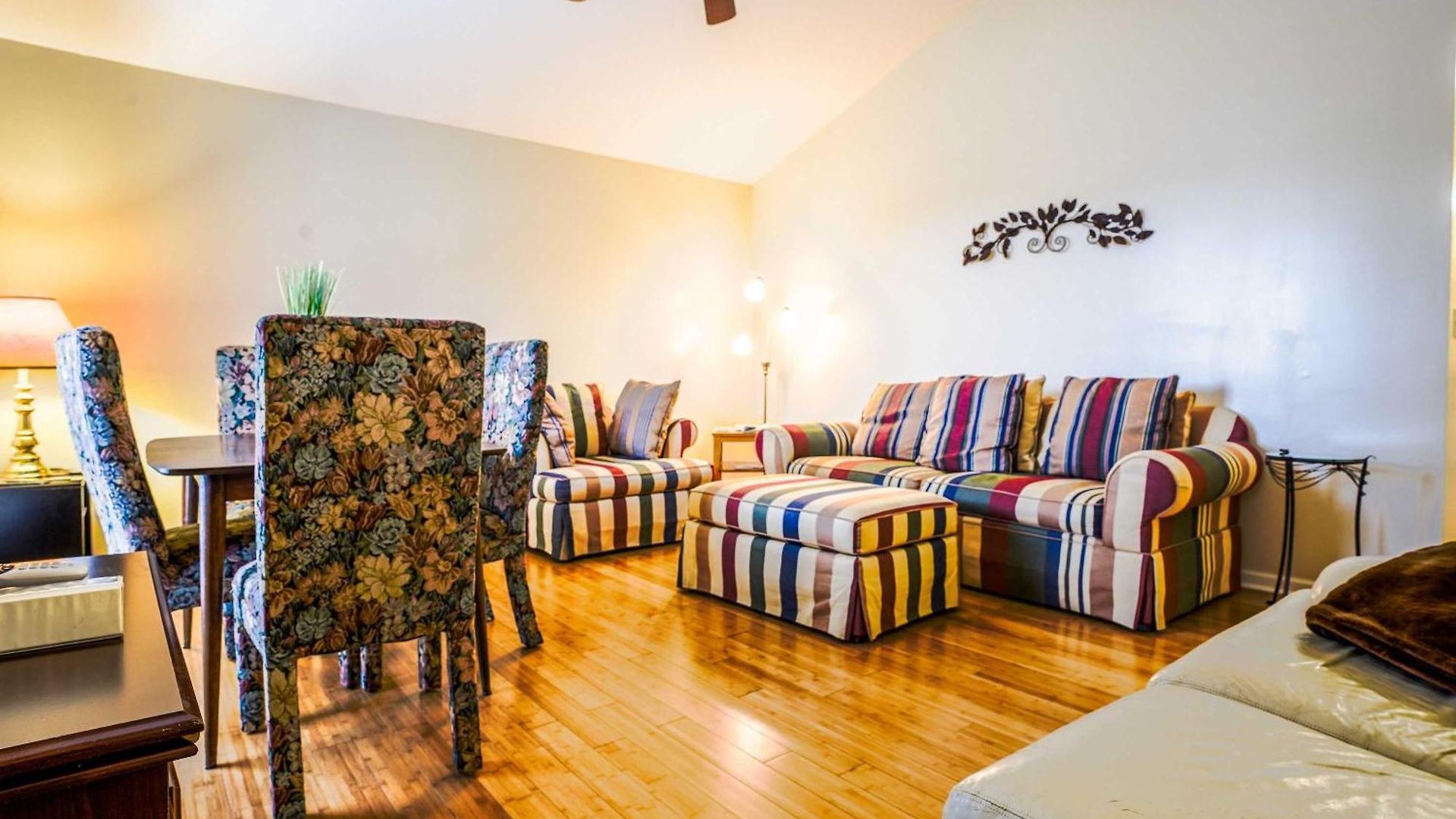 Half Of Duplex Just 2 Blocks From Hadley Park Holiday home *