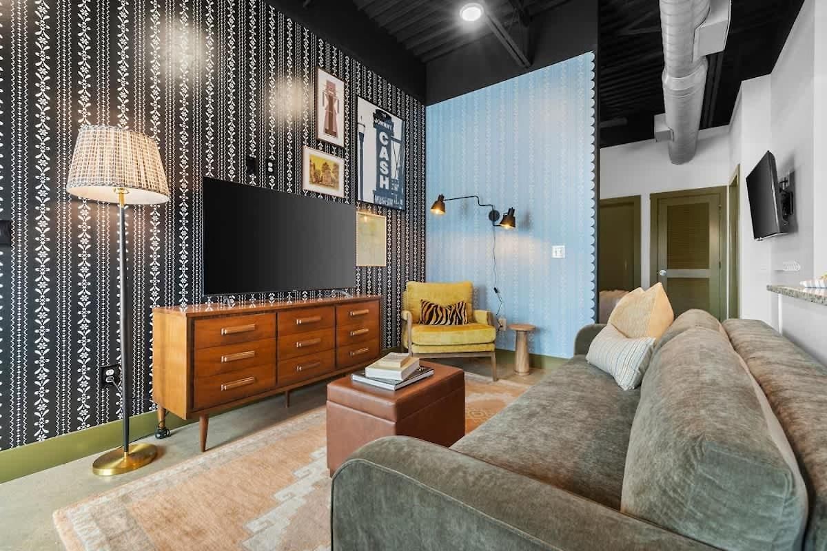 Elegant 1br Near Airport & Downtown Holiday home *