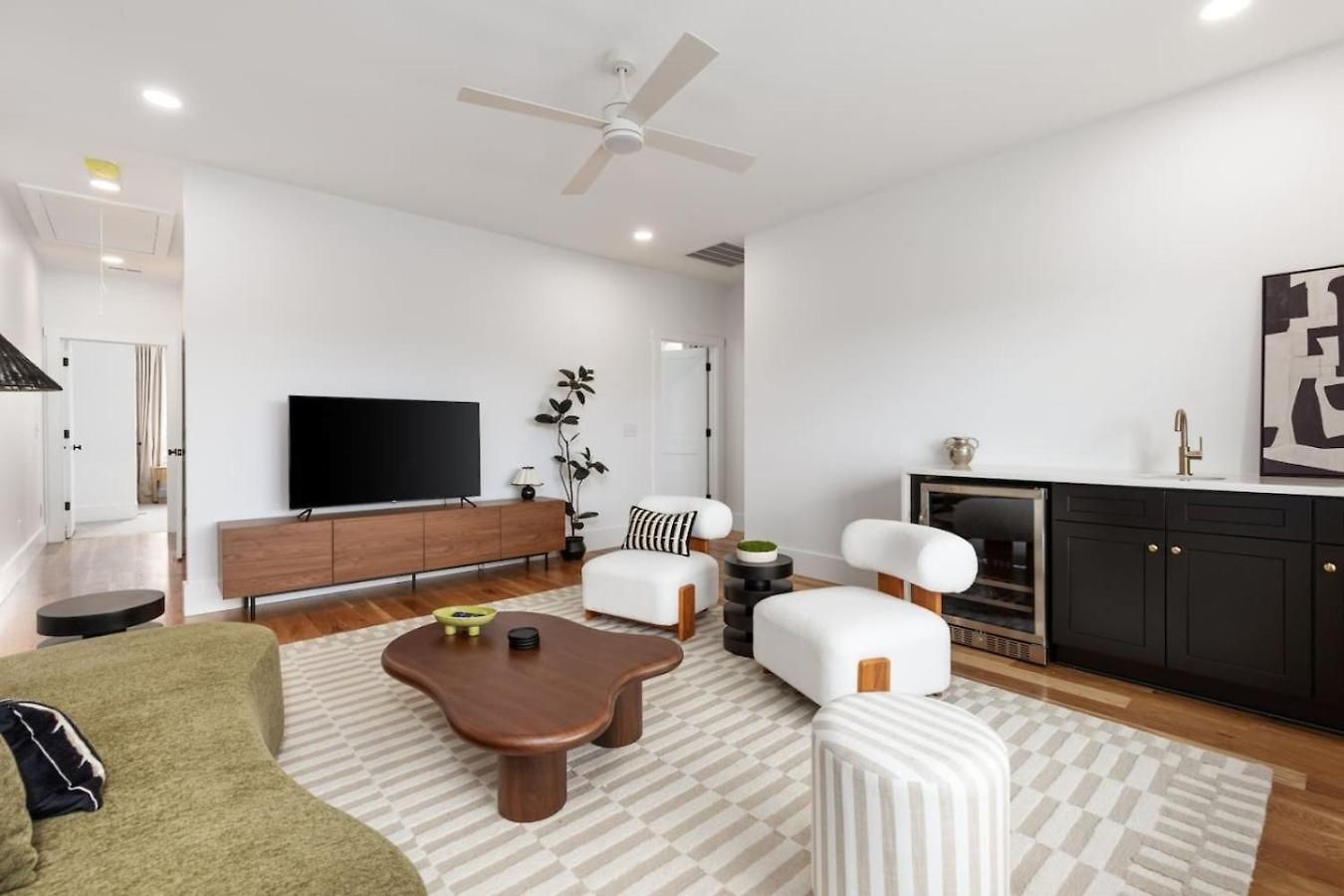 12 South With Rooftop Sauna, Wet Bar, And Two Car Garage * Nashville
