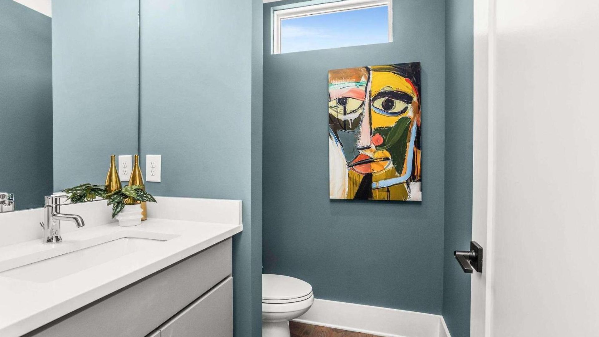 2 Units Sleeps 24 Nashville's Location Nashville