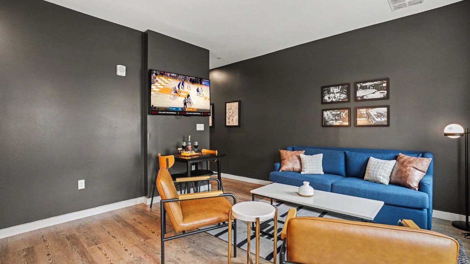 Noir - Pool & Gym - Mins To Broadway Holiday home