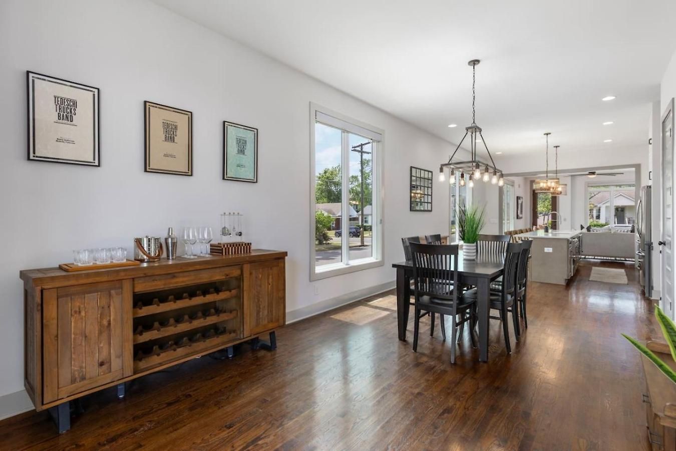 House With Rooftop Patio, Next To A Park, 3 Miles To Downtown Holiday home Nashville