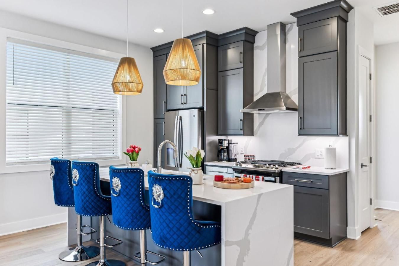 Downtown Hangout With Hot Tub Holiday home