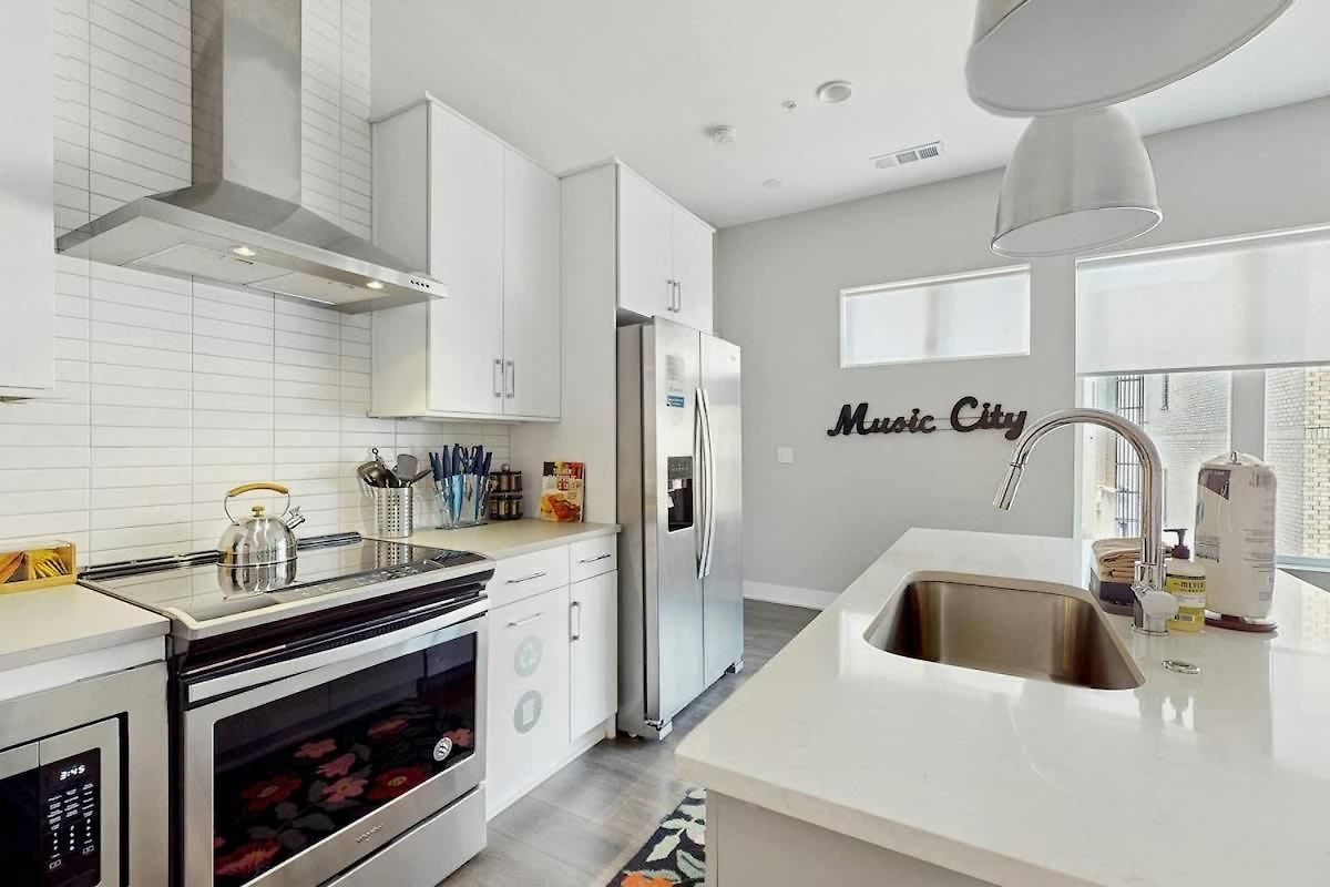 Downtown West End Retreat Near Broadway Holiday home