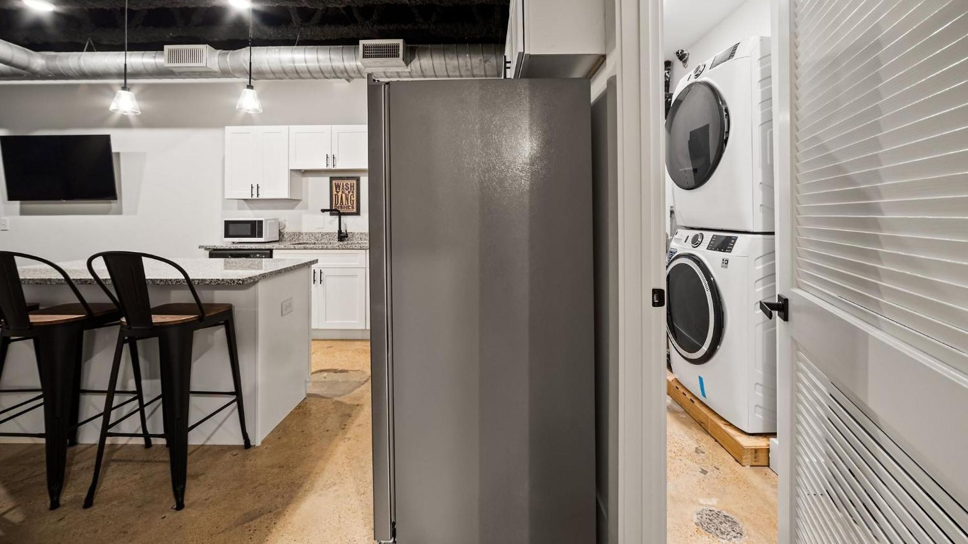 Great Location Short Drive To Downtown Holiday home