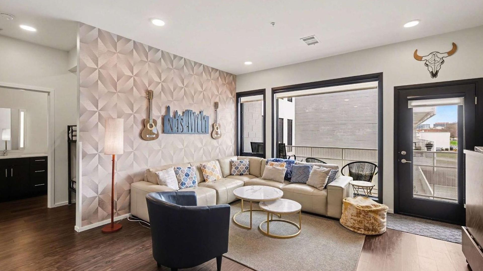 Trendy For 4 W Shared Pool Near The Gulch Holiday home Nashville