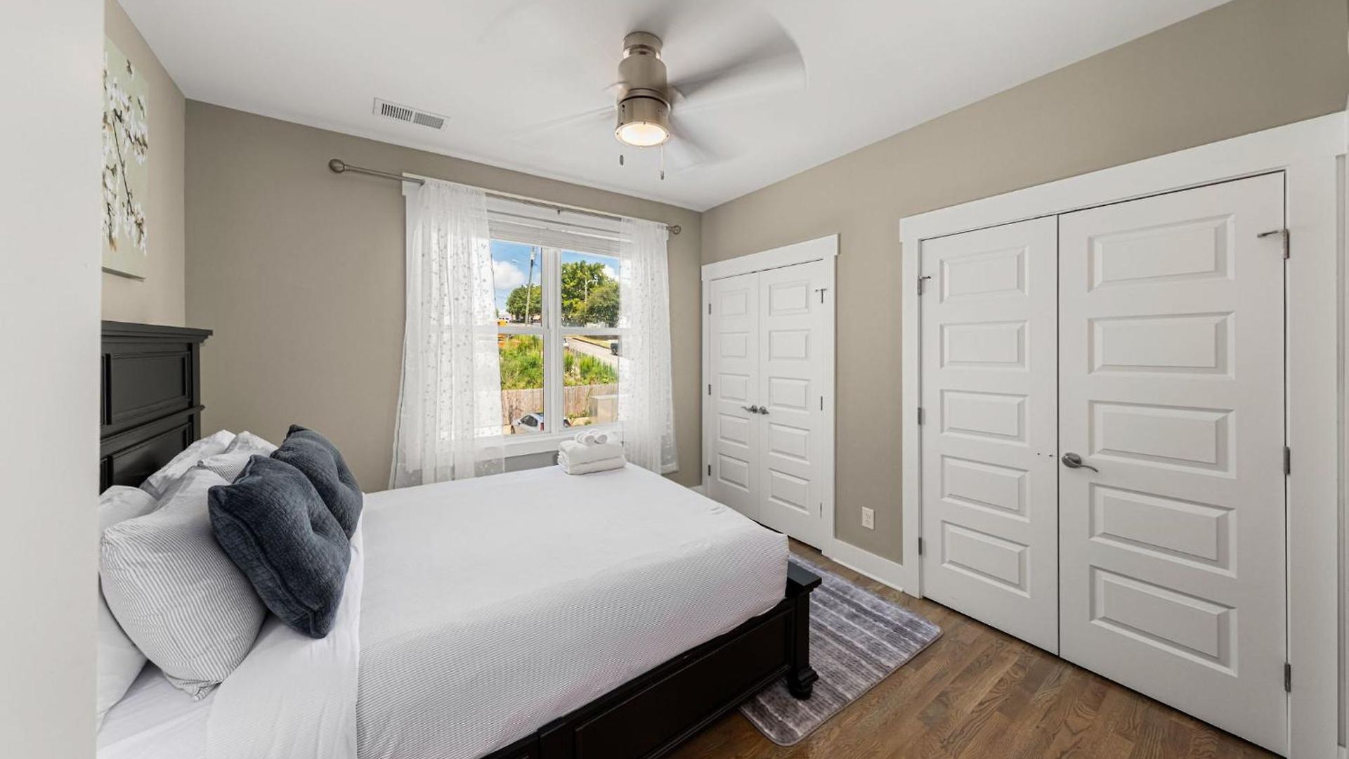 Great Location 2 Bedroom Minutes To Downtown *