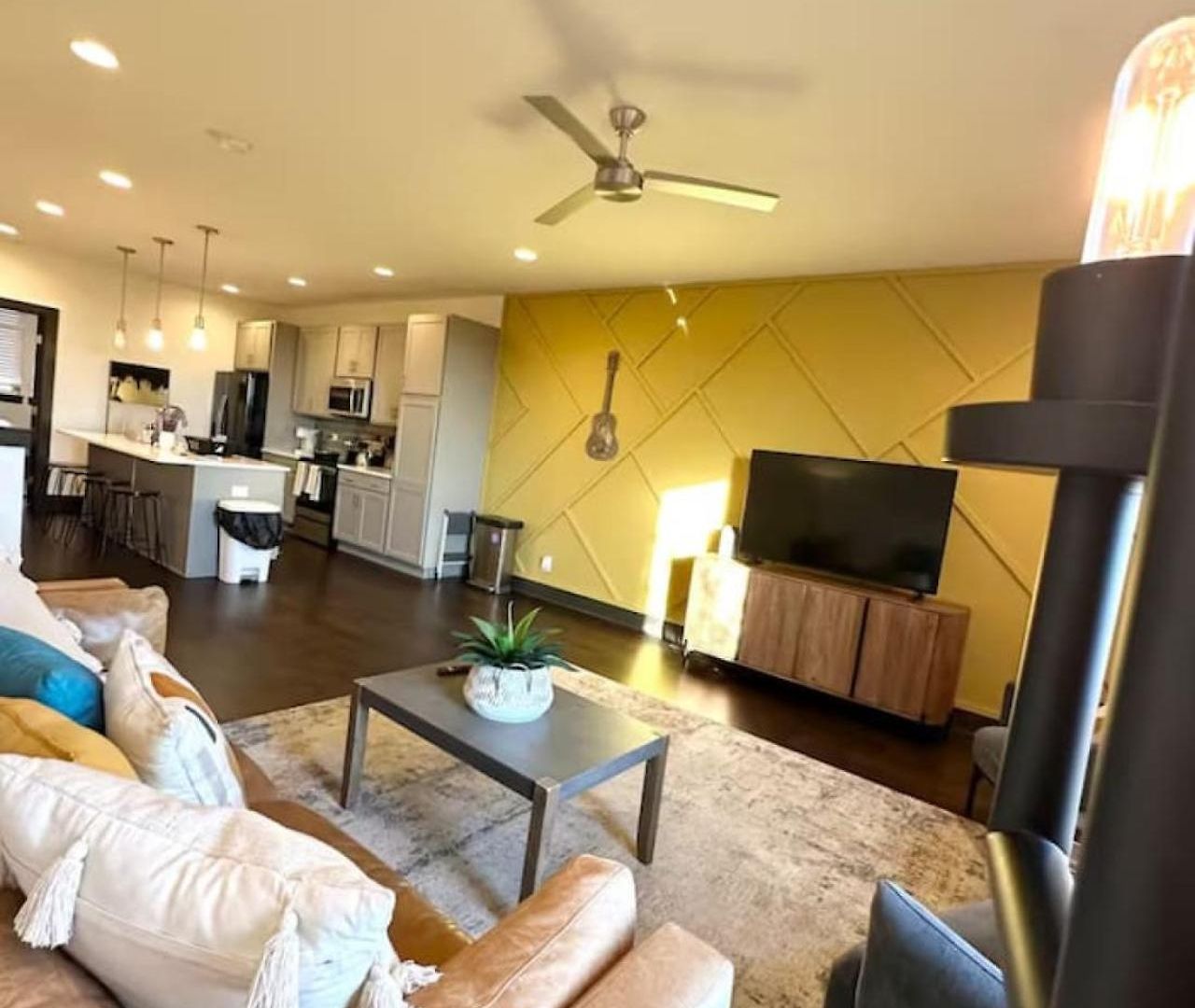 Holiday home Queen Broadway Vandy Tsu Nashville