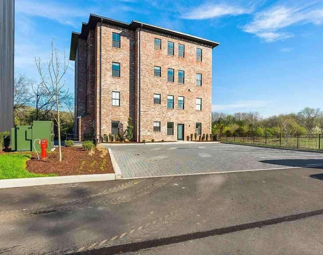 Luxury 2br Midtown Near Broadway & Pool Holiday home Nashville