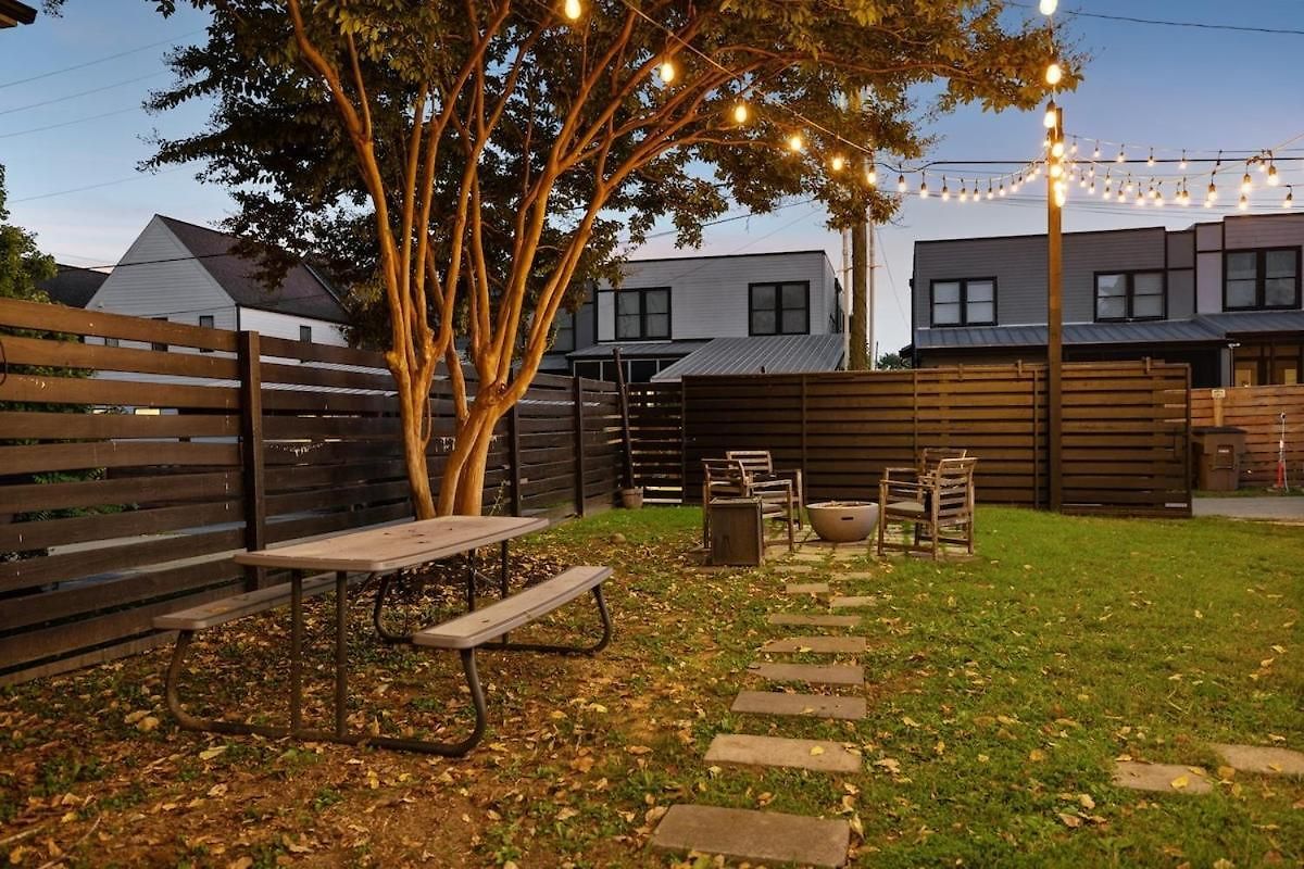 Holiday home Speakeasy. East Nash. Hot Tub. Mins To Broadway *