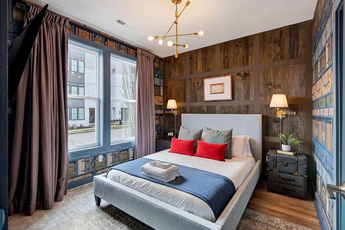 Holiday home Elegant With Downtown Views Rooftop Hot Tub And Garage *