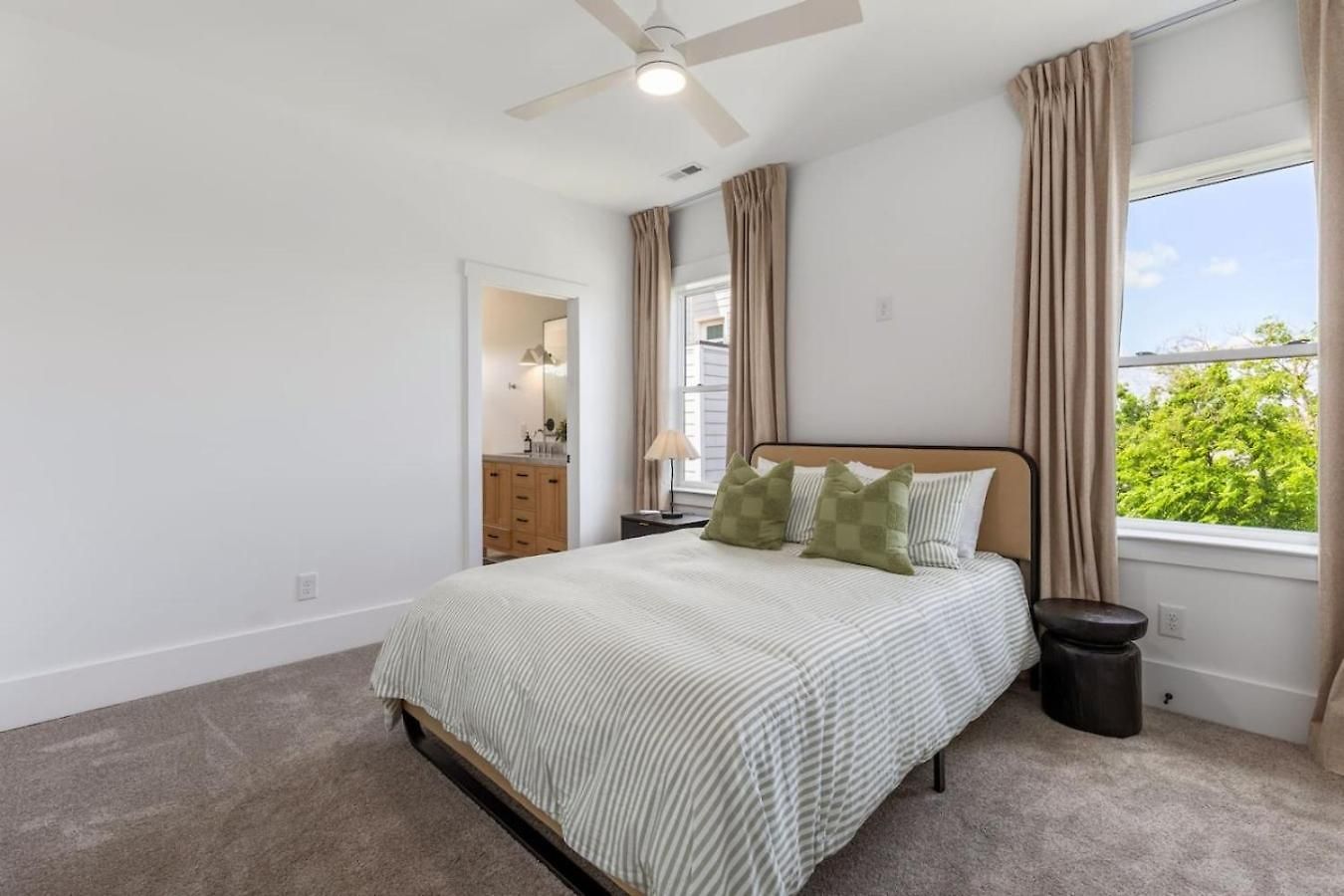 Holiday home 12 South With Rooftop Sauna, Wet Bar, And Two Car Garage